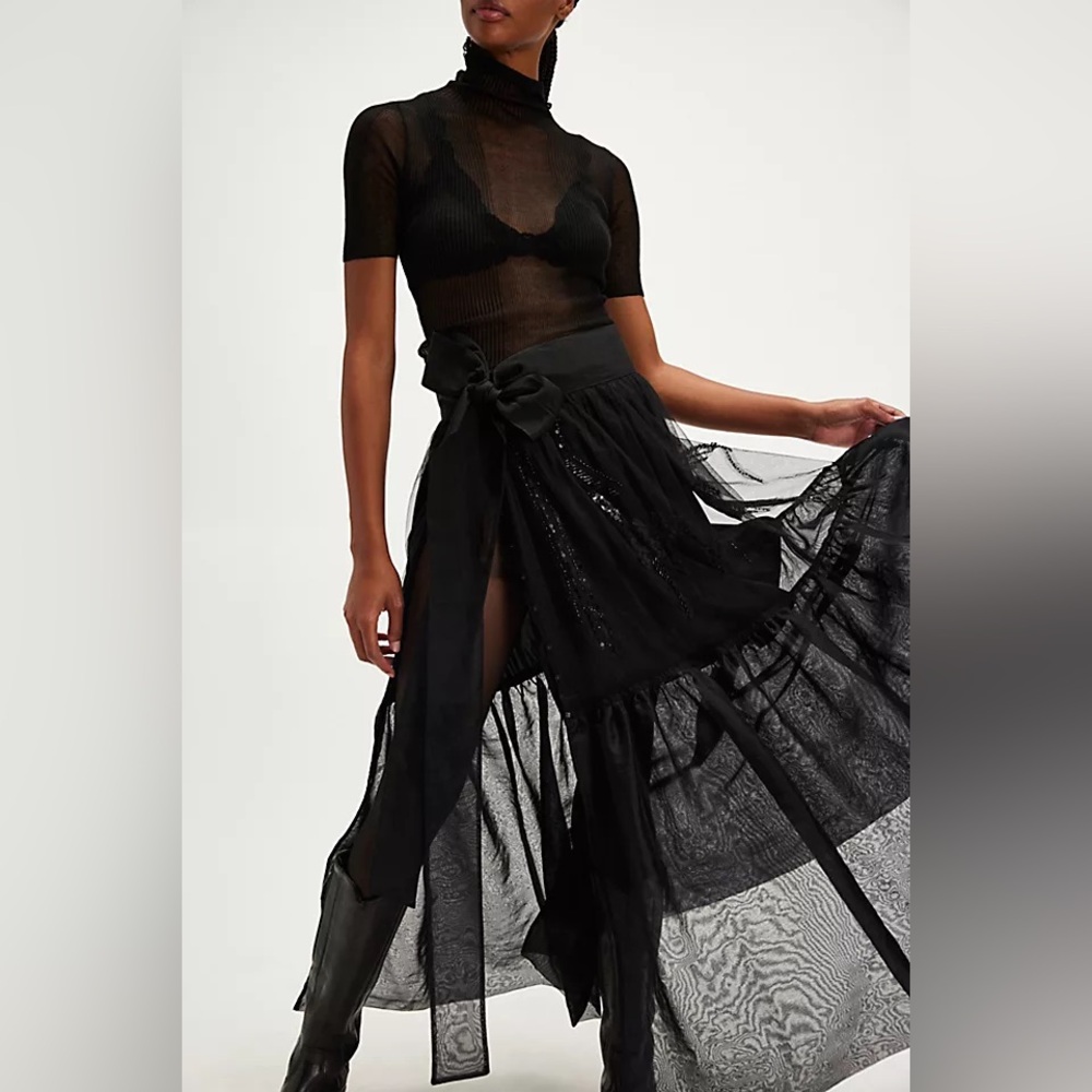 Nigel Preston Breezy Skirt in Black